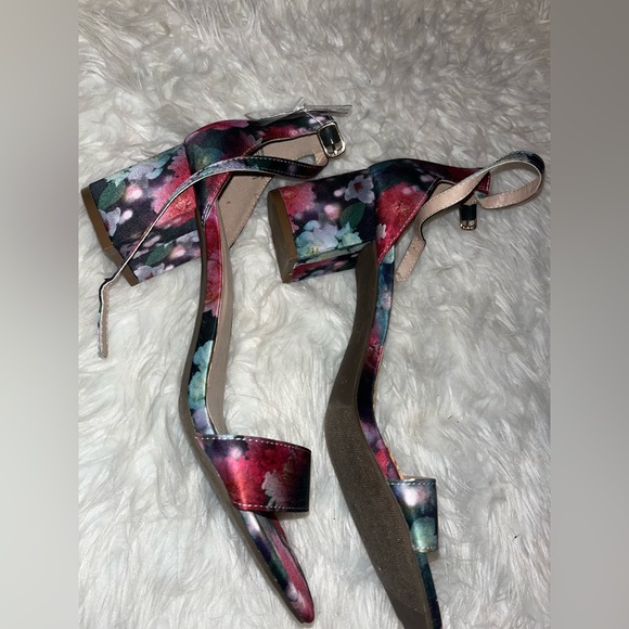 Flower heals - Picture 2 of 3